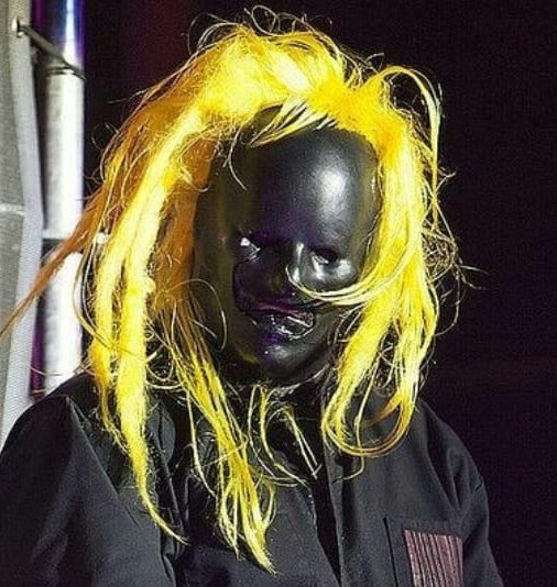 .5 Shawn "Clown" Crahan 6 Slipknot History